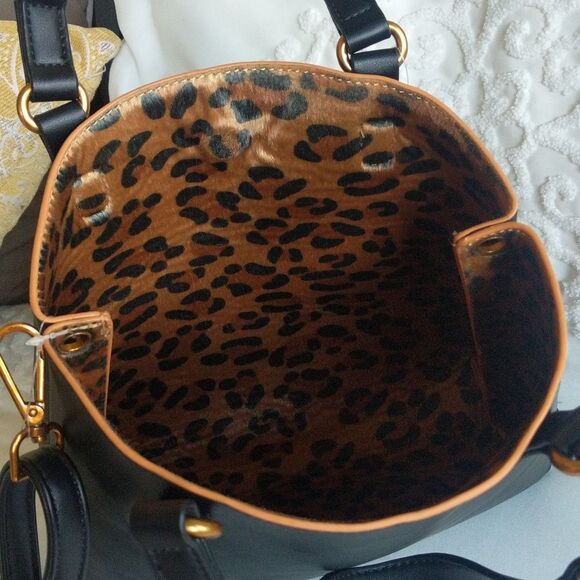 Street Level Small -Reversible Black / Leopard Tote - Picture 13 of 14
